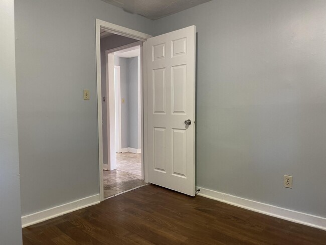 Photo - 705 S Cherry St