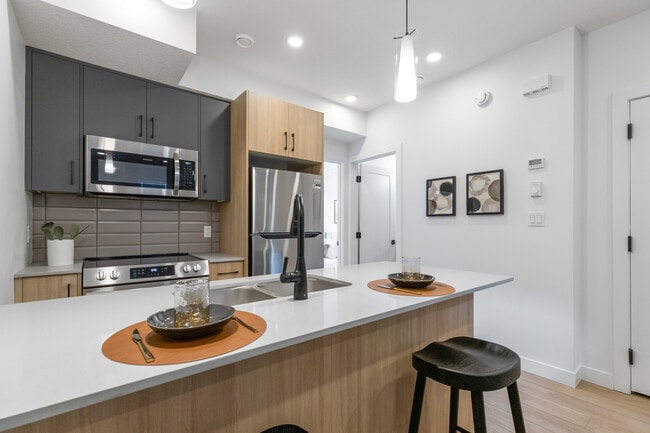 Photo - 9811-9153 153 St NW Unité BSMT 9811