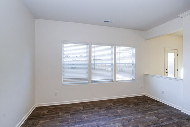 Photo - 3BD/2.5 Bath Townhome in Midland Wyntree C...