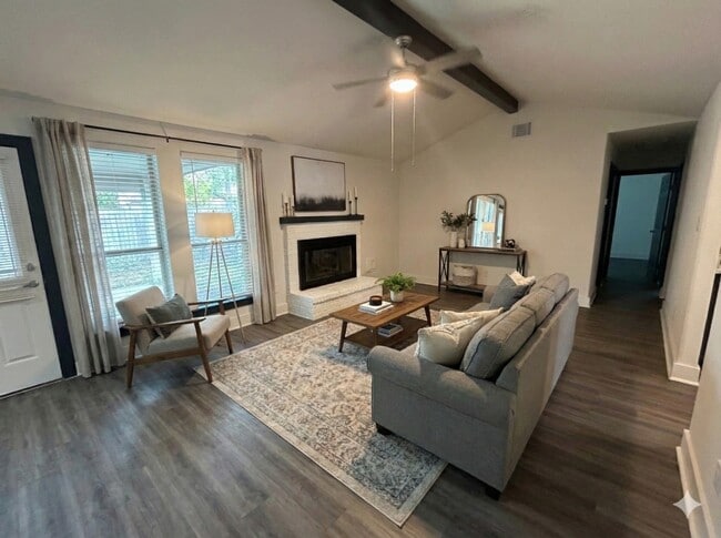 Photo - 15931 Kenbrook Dr