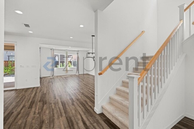 Photo - 136 Willowrun Wy