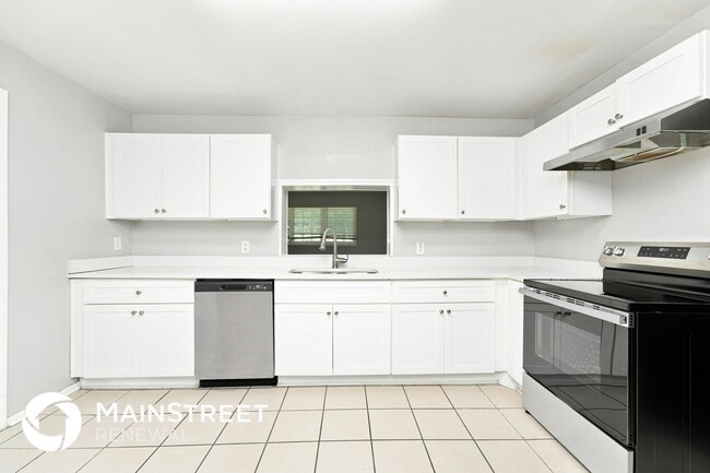 Photo - 532 Stonewood Dr