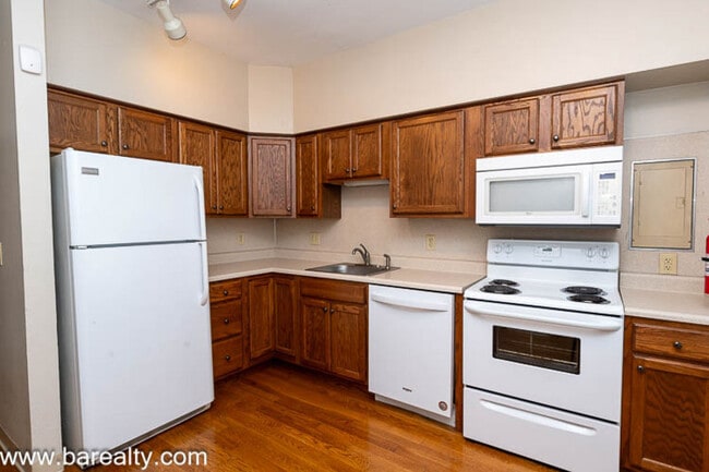 Photo - 1080 Mt Pleasant Ave