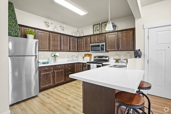 2x2 Kitchen - The Meadows at Park Avenue Rental