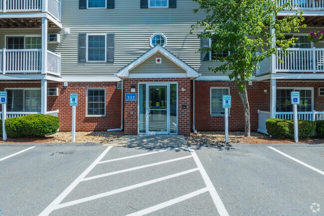 Entrada - Carlton Oaks