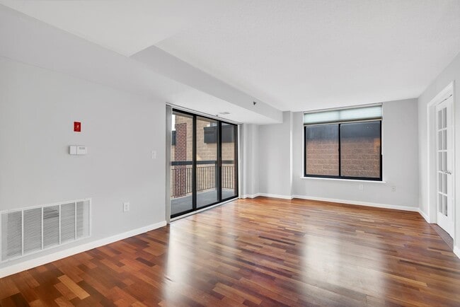 Building Photo - 759 2nd St Unit 9D Rental