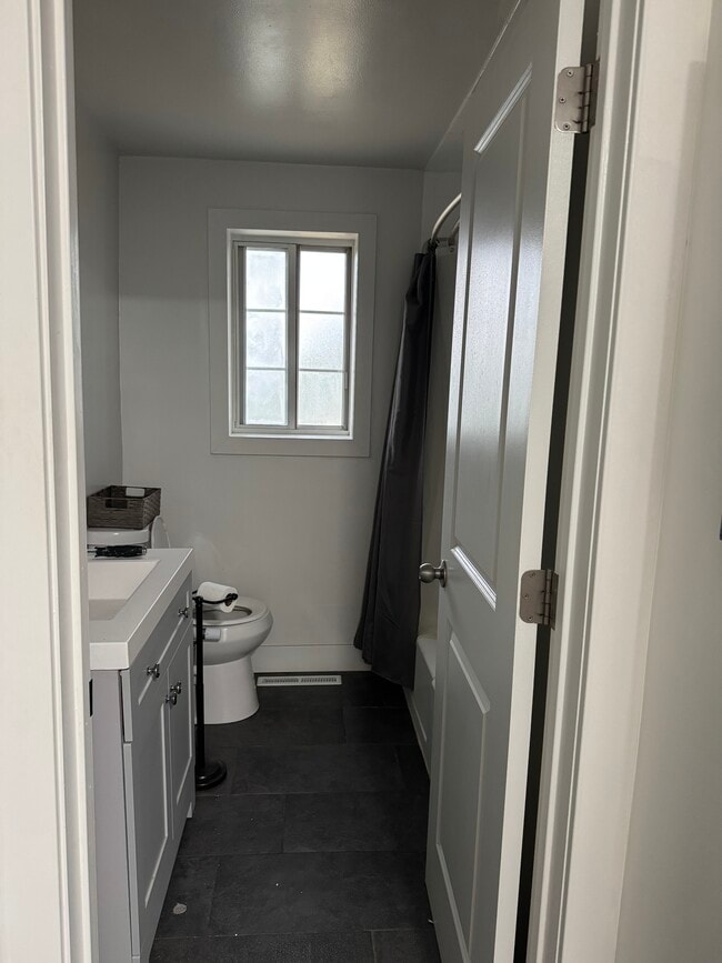 Building Photo - 883 E Sego Lily Dr Rental