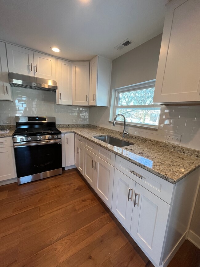 Photo - 138 N 14th Ave