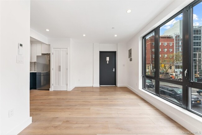 Photo - 901 60th St Unit 4B