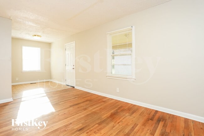 Photo - 297 Reed St