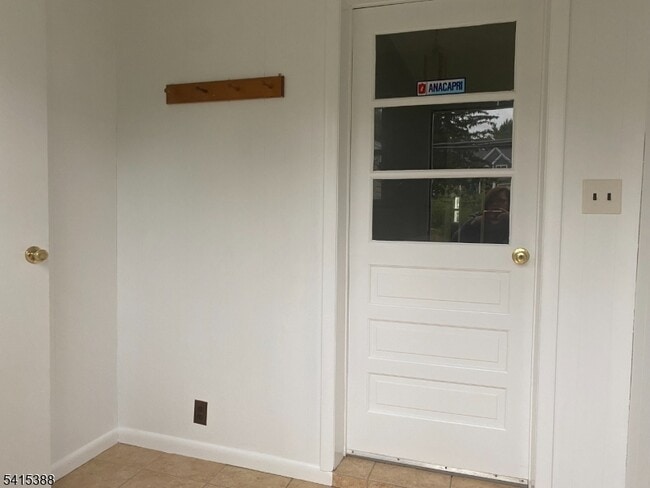 Photo - 610 Downer St