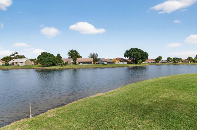 Photo - 6425 96th Pl S