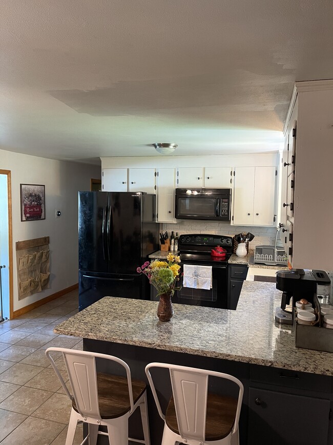 Photo - 14 Jo Ellen Dr Unit Upstairs