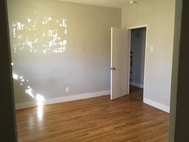 Photo - 244 W 49th St