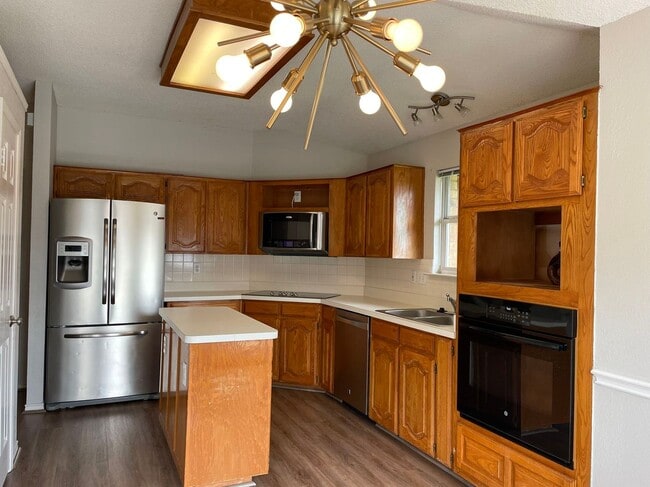 Photo - 1304 Rosewood Ln