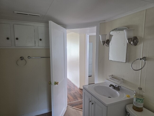 Photo - 205 Haussauer Rd