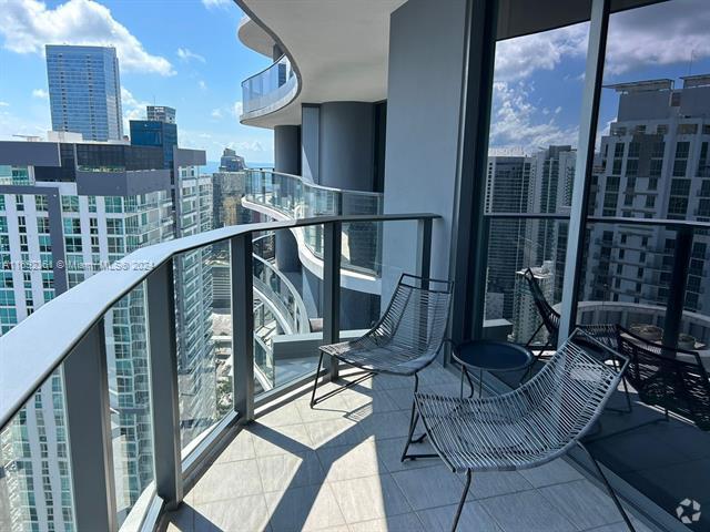 Building Photo - 1000 Brickell Plz Unit 4705 Rental