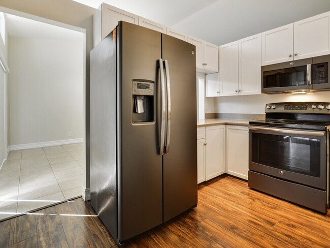 Photo - 21020 Woodspring Ave