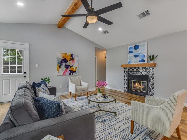 Photo - 12900 Campos Dr