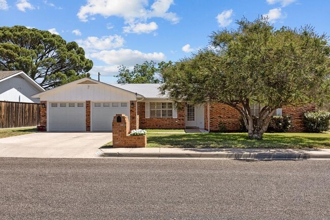 Building Photo - 3700 Fairmont Dr Rental
