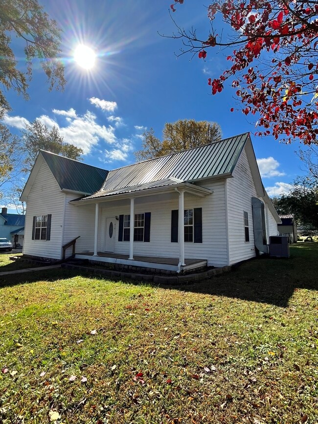 Photo - 410 SW Atlantic St