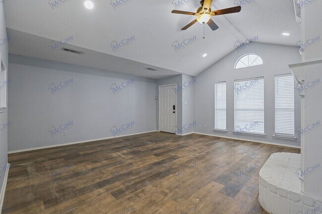 Photo - 1820 Overland St
