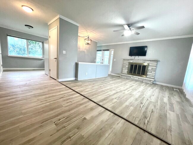 1953 S Davis Blvd Unidad 3000 SF House