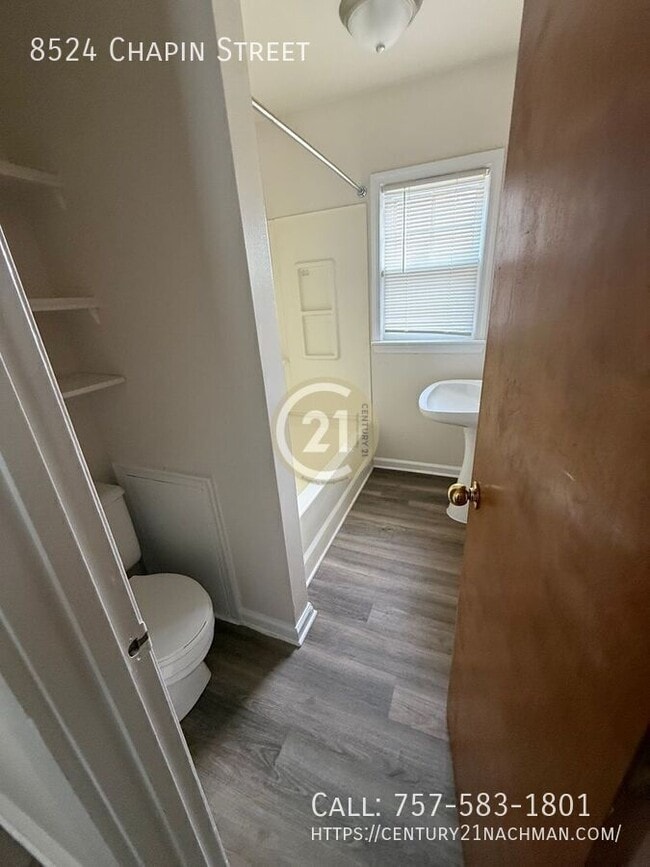 Photo - 8524 Chapin St