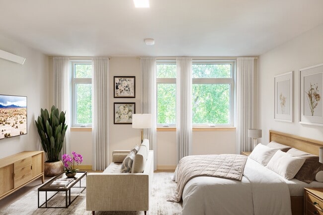 Photo - Samma Senior