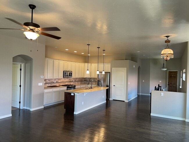 Photo - AMAZING TOWNHOME RIGHT OFF NORTH GATE CLOSE TO AFA & MONUMENT!!!!!!