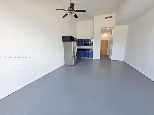 Photo - 253 NE 2nd St Unidad 234