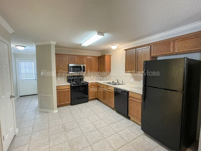 Photo - 621 N Elkhart Ave