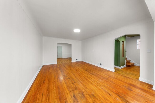 Photo - 8142 S Yates Blvd