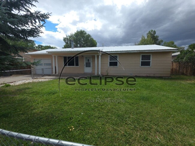 721 Lee Dr