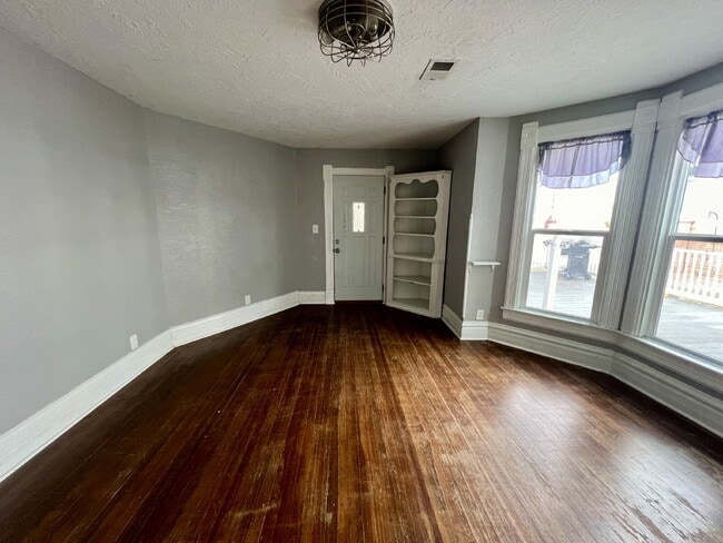 Photo - Cute One Bedroom! Unit A