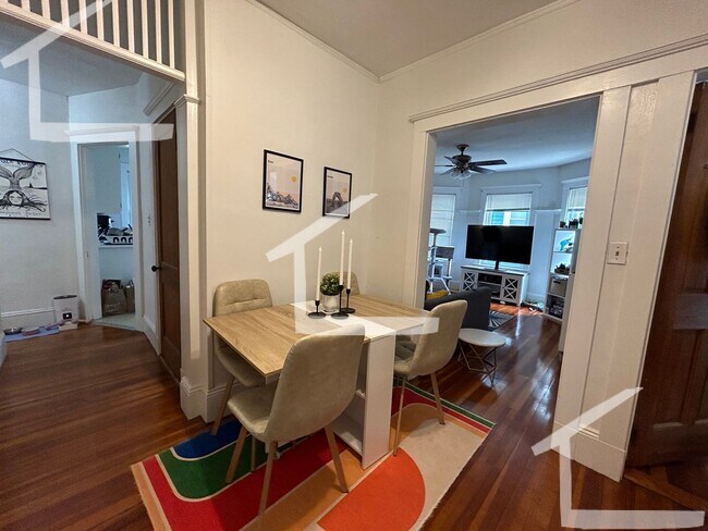 Photo - Large, 3 bed in Oak Square