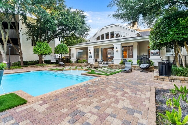 Villas at Hermann Park