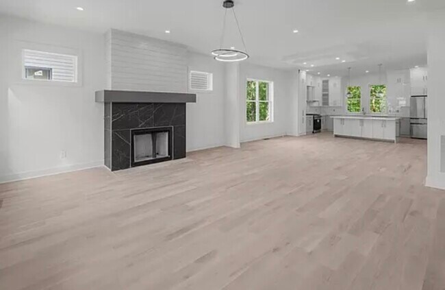 Photo - 2323 Carter Ave