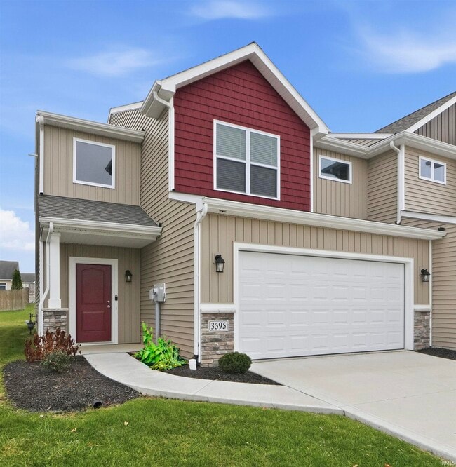 Building Photo - 3595 Canal Square Dr