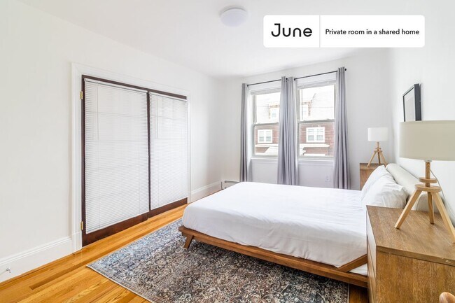 Room in Shared 7 bed/2 bath home in Brighton