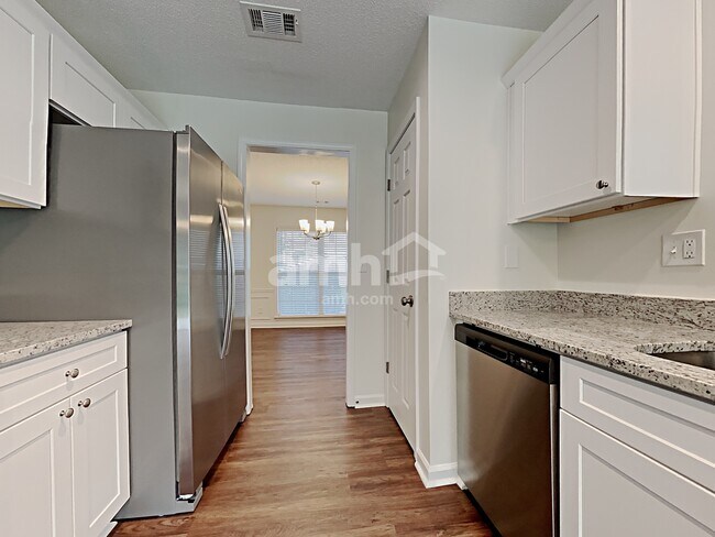 Photo - 122 Wallnut Hall Cir