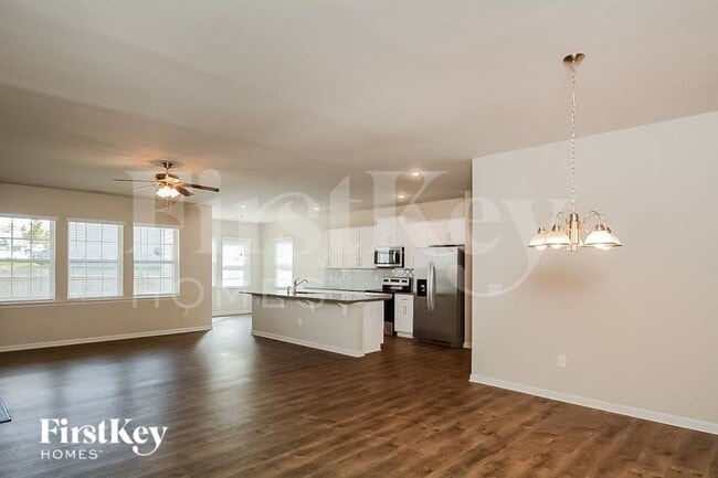 Photo - 302 N Great White Way