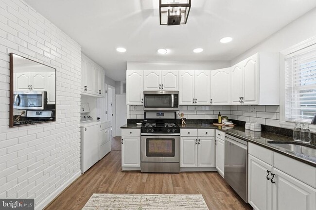 Photo - 5716 Crawford Dr