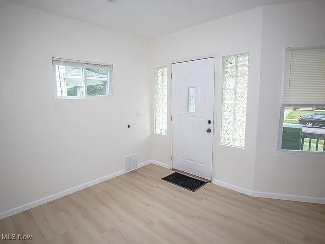 Photo - 3219 W 86th St