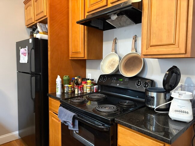 Photo - 23 Saint Lukes Rd Unit 8