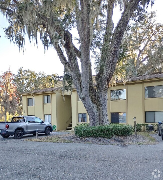 Building Photo - Beautiful 1st floor unit Rental