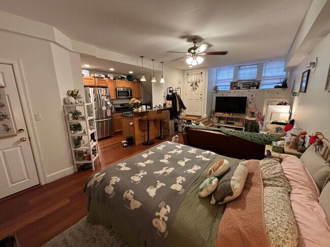 Building Photo - 8 Grove St Unit BF