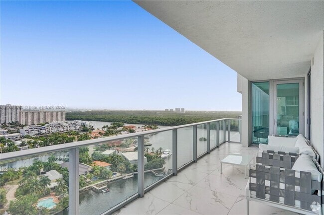Building Photo - 330 Sunny Isles Blvd Unit 5-1808 Rental