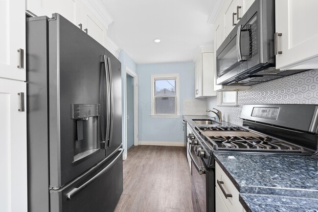 Photo - 2727 Bellwood Ave