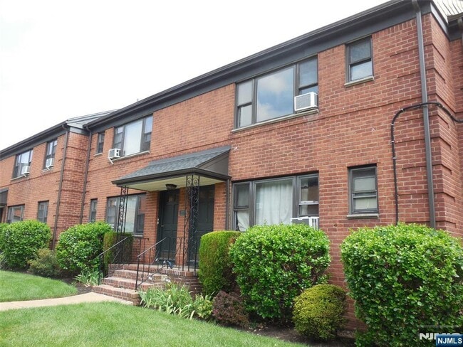Building Photo - 2175 Central Rd Unit D-D Rental